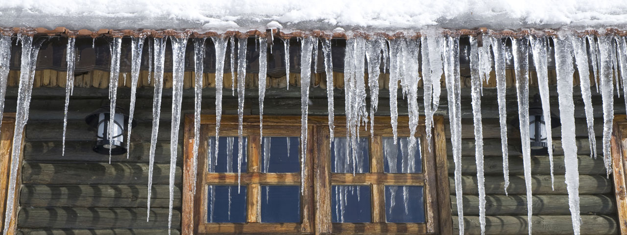 Spray foam prevents ice dams by providing proper insulation in Chesapeake attic spaces Spray foam prevents ice dams by providing proper insulation in Chesapeake attic spaces